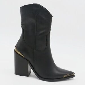 Coachella Lone Star Edition Cowboy Boots in Black